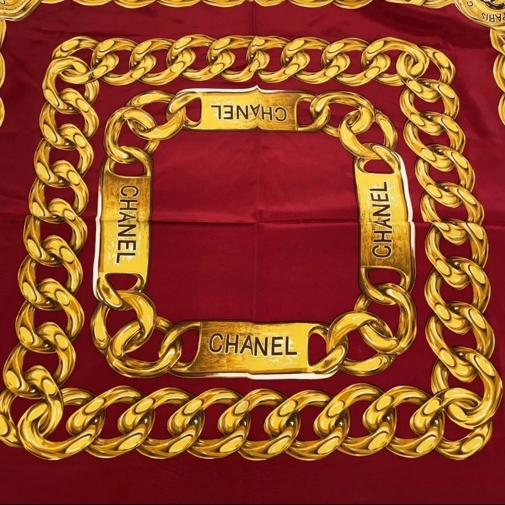AUTHENTIC CHANEL LARGE GOLD CHAIN PATTERN SCARF
